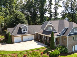 2389 Sawyers Pond Dr, Johnson City, TN 37604