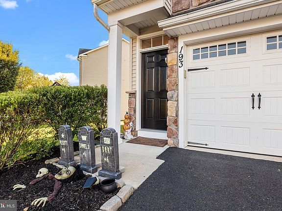 3rd image of 193 Graystone Dr