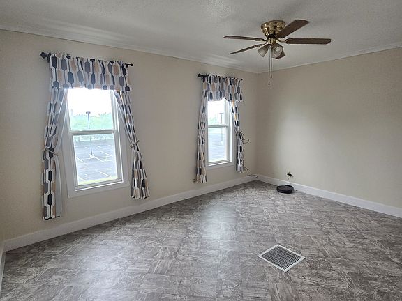 3rd image of 906 N Monroe St #3