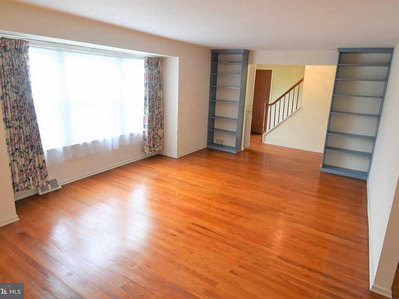 5th image of 315 Hudson Dr