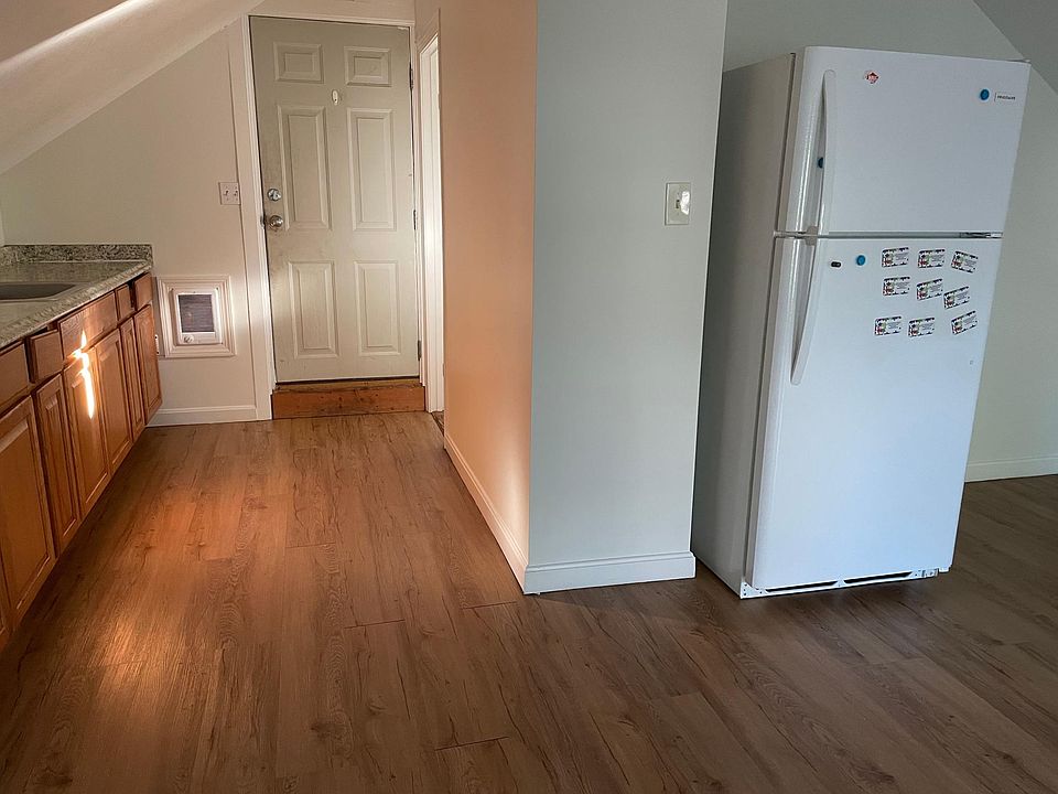2nd image of 15 Townsend St Unit 3