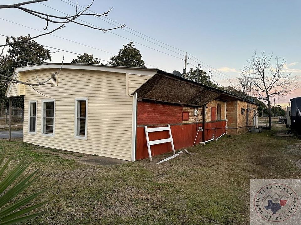 2nd image of 1110 N Hazel St