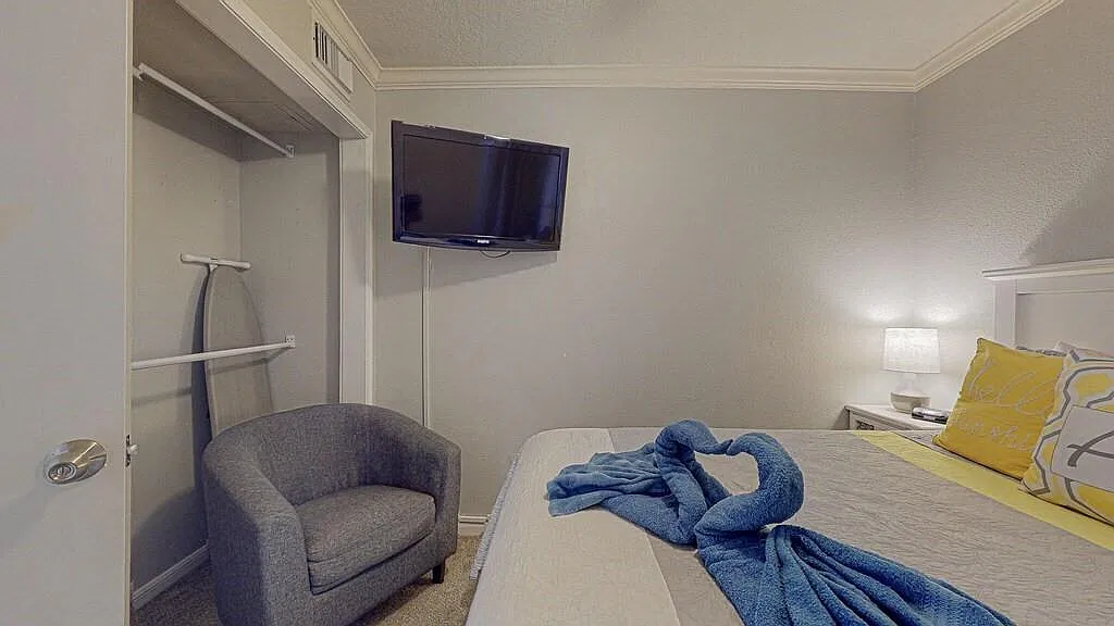 1 bed, 1.0 bath, 480 sqft, $1,400 — Photo 2