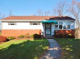 839 Lindsay Rd, Carnegie, PA 15106