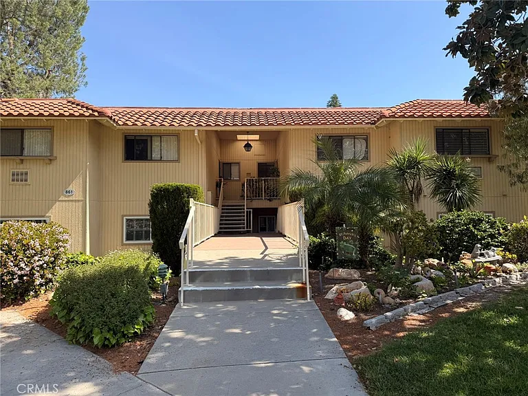 861 Ronda Mendoza #N — Photo 2
