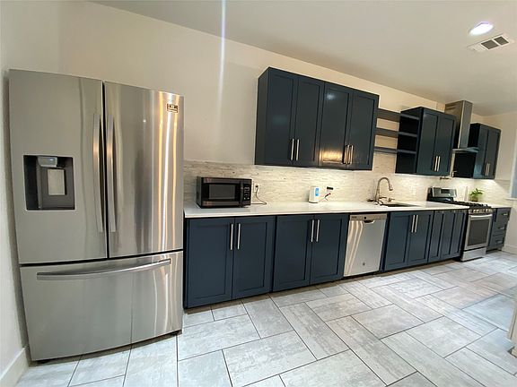 5th image of 134 W Cober Dr