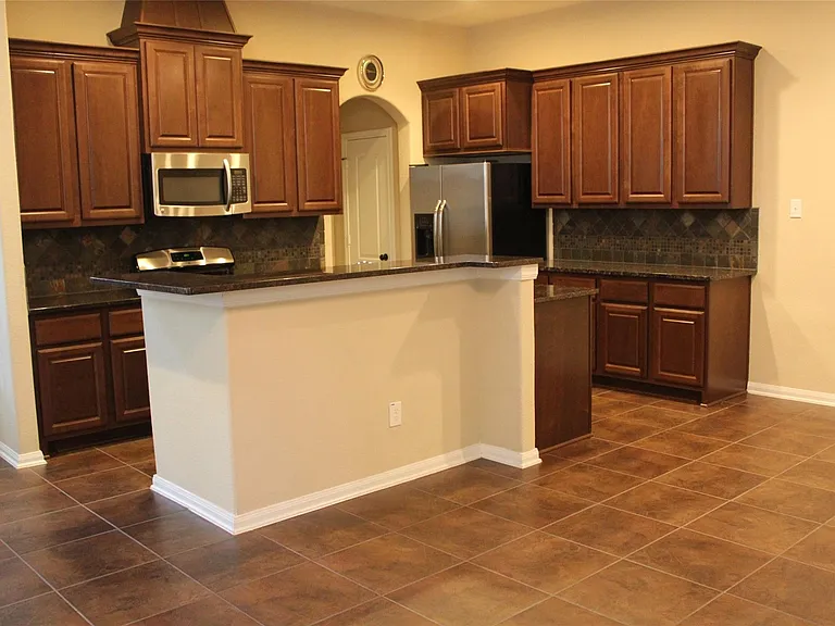 22 Cheswood Manor Dr — Photo 4
