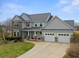 1513 Cannon Valley Dr, Northfield, MN 55057