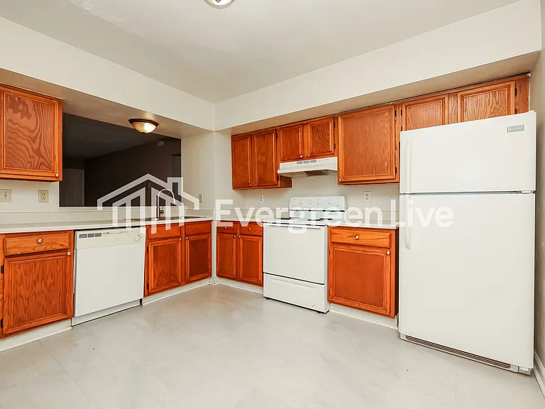 217 Euclid Ave — Photo 6
