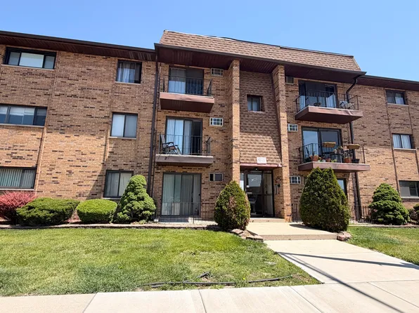 6348 Washington St APT 3D, Chicago Ridge, IL 60415