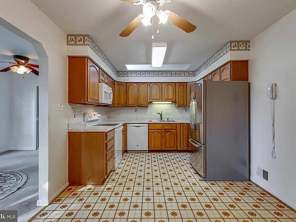 3rd image of 7810 Rollins Ct