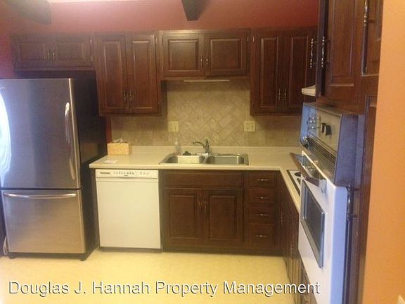 4th image of 11314 Oak St