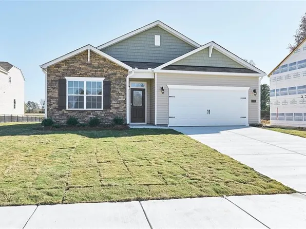 135 Stone River Way, Mayodan, NC 27027