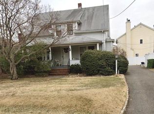 496 Grove Ave, Edison, NJ 08820