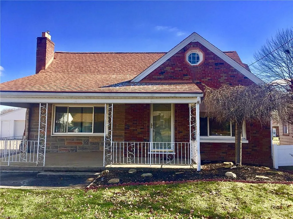 475 Forest Hill Dr photo 1