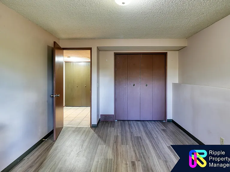 7712 Bowness Rd NW — Photo 11