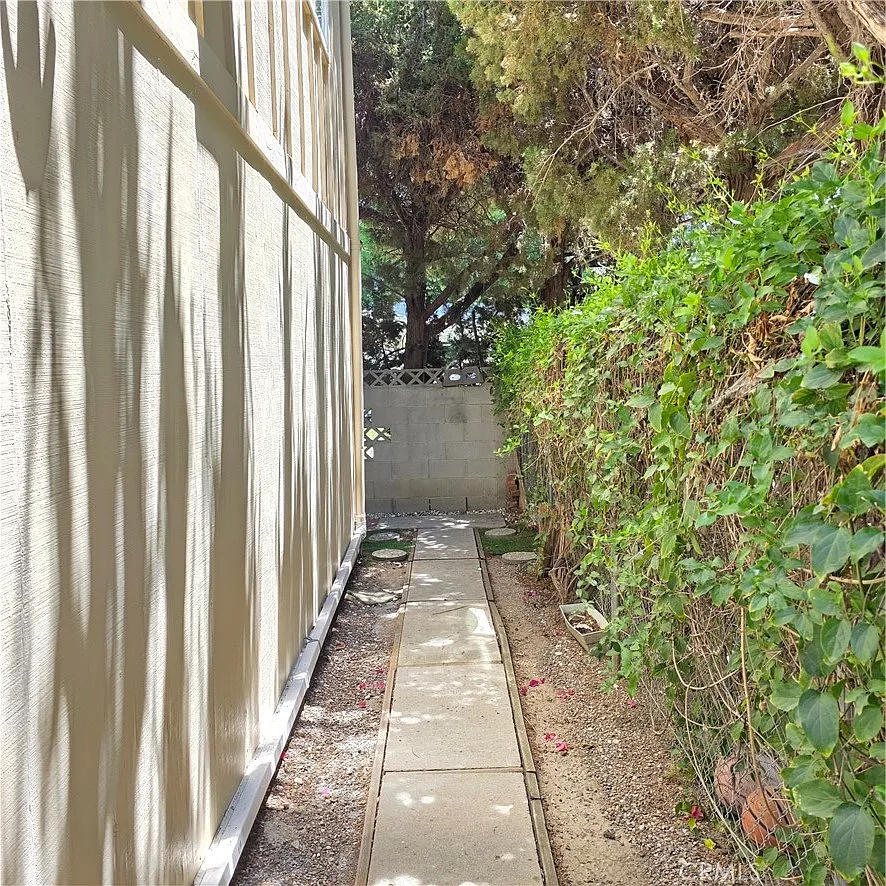 1 bed, 490 sqft, $2,300 — Photo 2