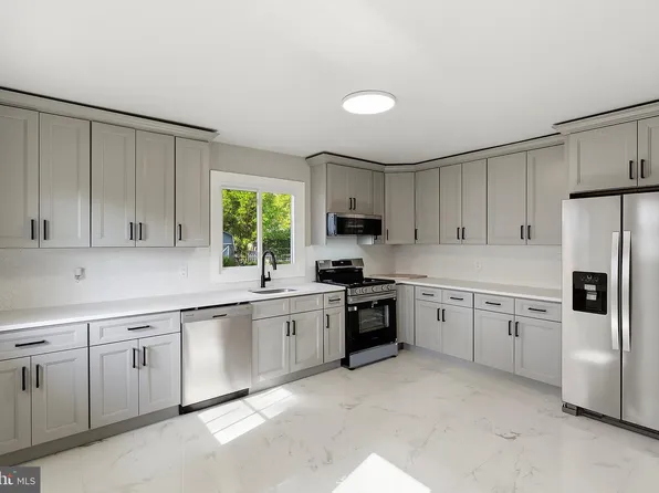 26 W 2nd St, Florence, NJ 08518