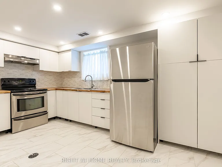 214 Kenilworth Ave S #BASEMENT — Photo 21