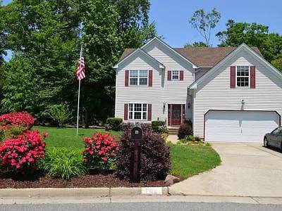 102 Elm Tree Ct — Photo 1