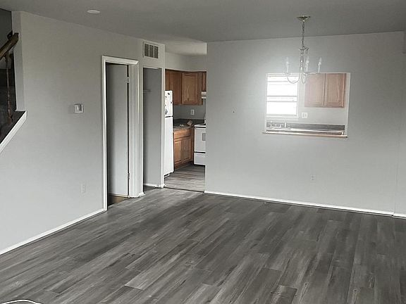 4th image of 1104 Harford Ave