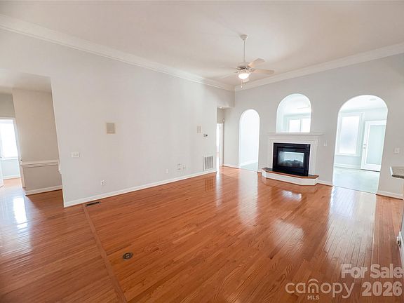 3rd image of 7700 Sedgebrook Dr E