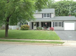 6 Azalea Ln, Somerset, NJ 08873