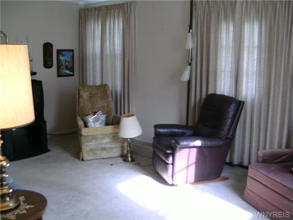 5th image of 8366 Laughlin Dr