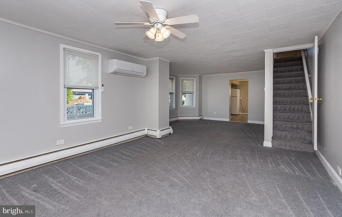 3 bed, 1.5 bath, 1276 sqft, $2,350 — Photo 4