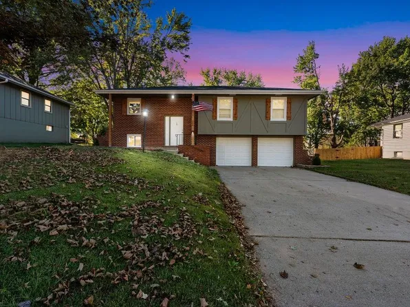 506 NW Roanoke Dr, Blue Springs, MO 64014
