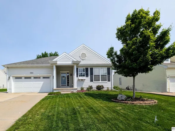 19816 Hazelnut Dr, Gretna, NE 68028
