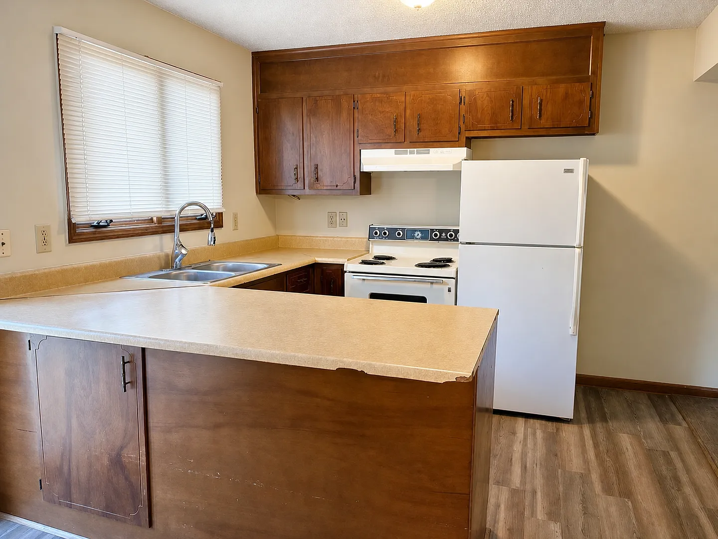 9019 Mahogany Row — Photo 2