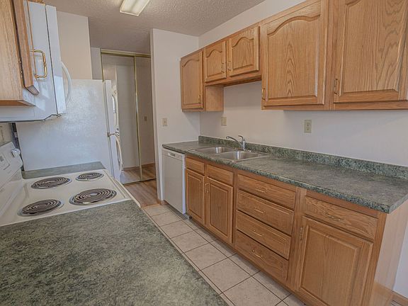 4th image of 2542 Villa Dr S #2561-302