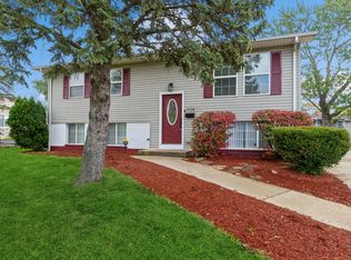 17128 Apple Tree Dr, Country Club Hills, IL 60478