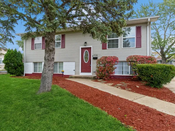 17128 Apple Tree Dr, Country Club Hills, IL 60478