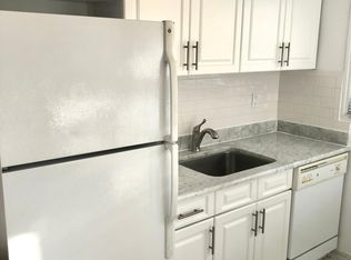 15 Schenck Ave, Great Neck, NY 11021