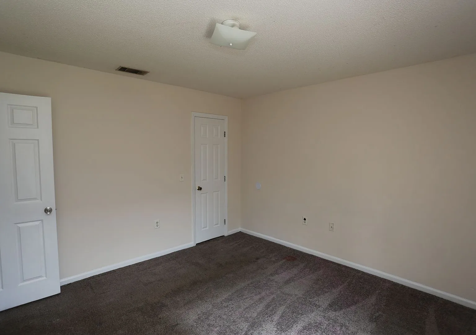 2 Bedroom at Stadium Walk — Photo 3