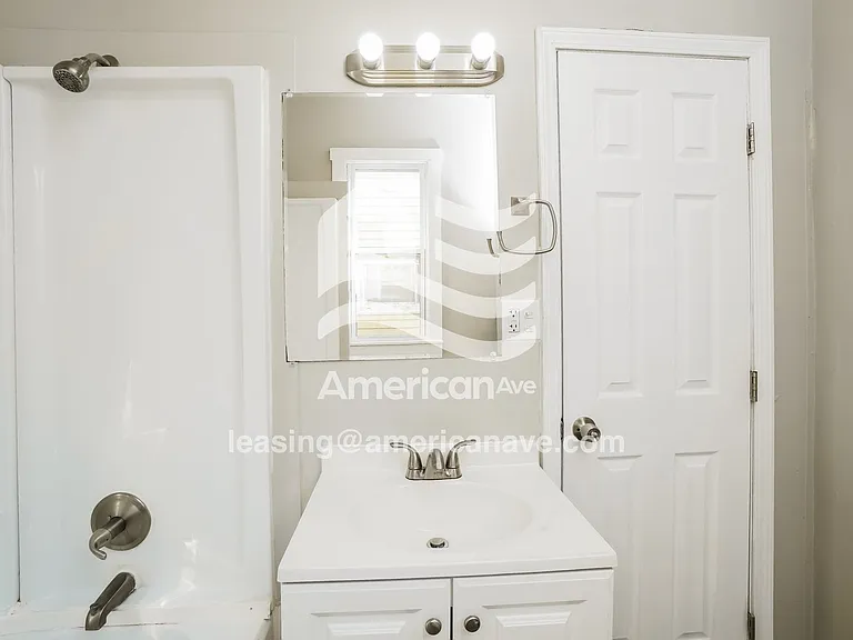 1375674_014_wm_-_bathroom_13186742.jpg