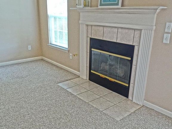 3rd image of 528 Marquis Cir