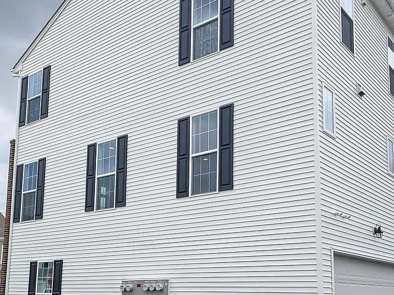 3089 Herr St — Photo 37