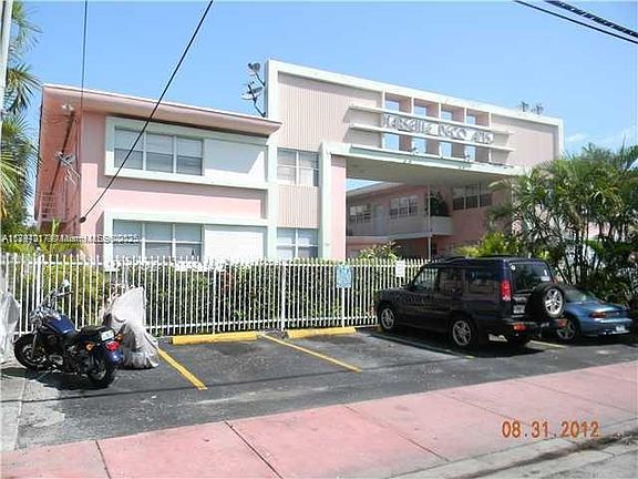 4th image of 1275 Marseille Dr #40