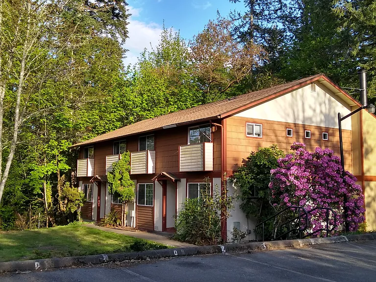 601 Sutton Ln — Photo 28