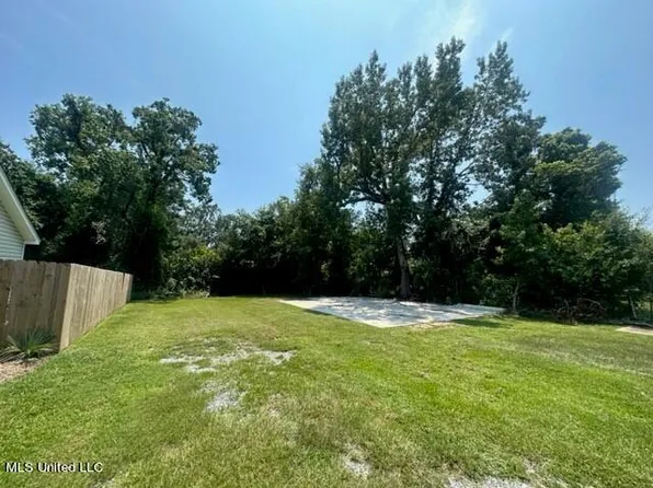 524 S Railroad St, Gulfport, MS 39507