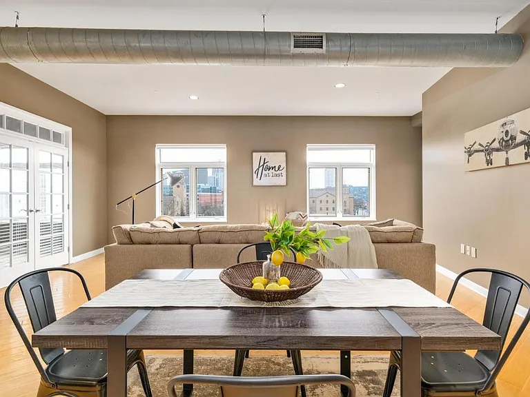 34 W Poplar Ave #402 — Photo 8