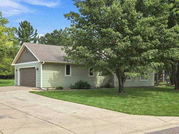 3rd image of 704 Bean Ave