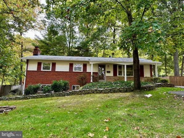 9125 Glenbrook Rd, Fairfax, VA 22031