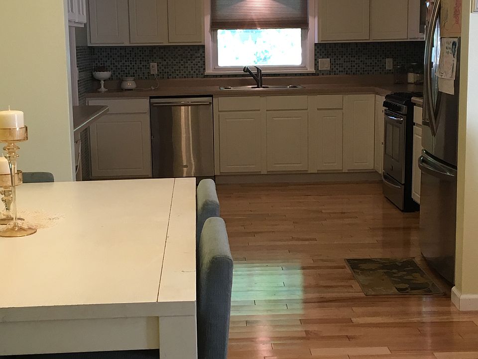 2nd image of 647 Sara Dr