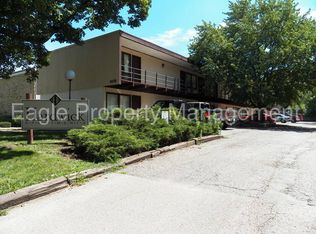 1416 Oakland Rd NE APT 4, Cedar Rapids, IA 52402