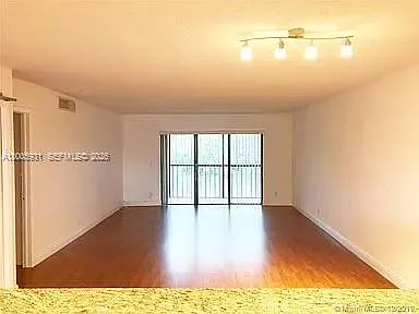 201 Lakeview Dr #204 — Photo 8