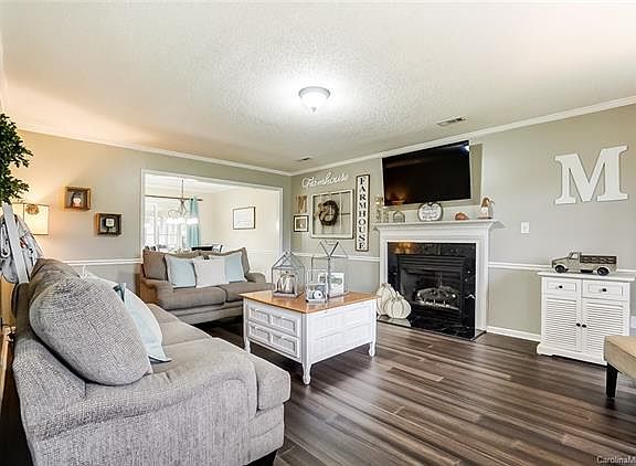 5th image of 101 Carmel Hills Dr
